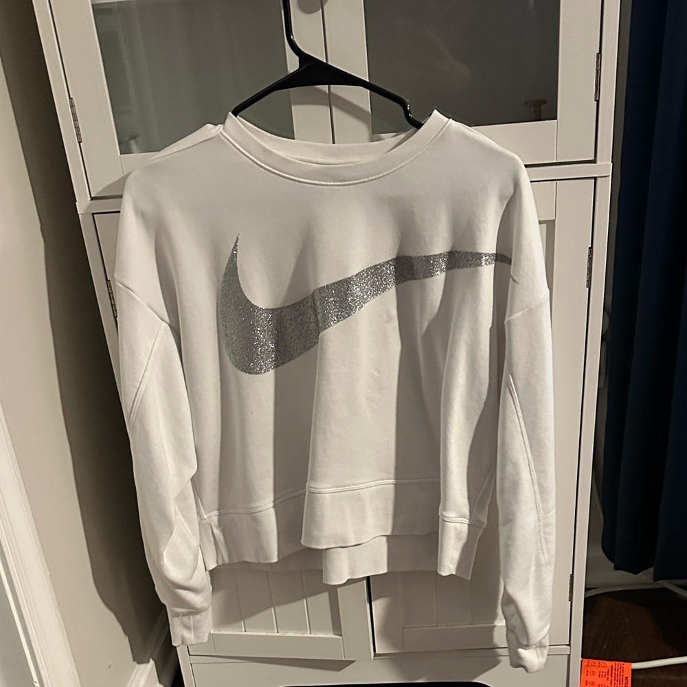 Nike Women's cropped Sweater